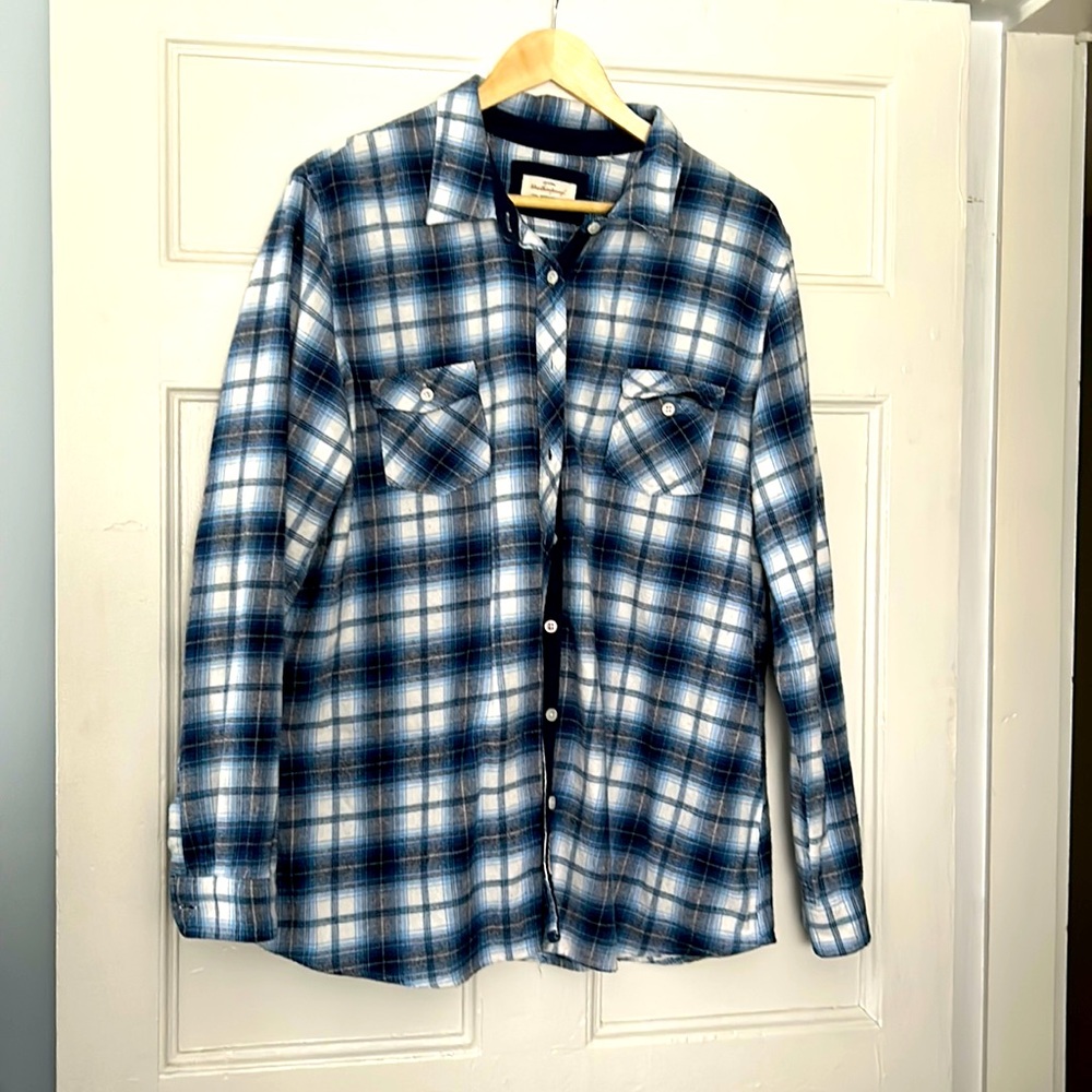 Weatherproof vintage men’s long sleeve, flannel shirt, blue plaid, extra-large.